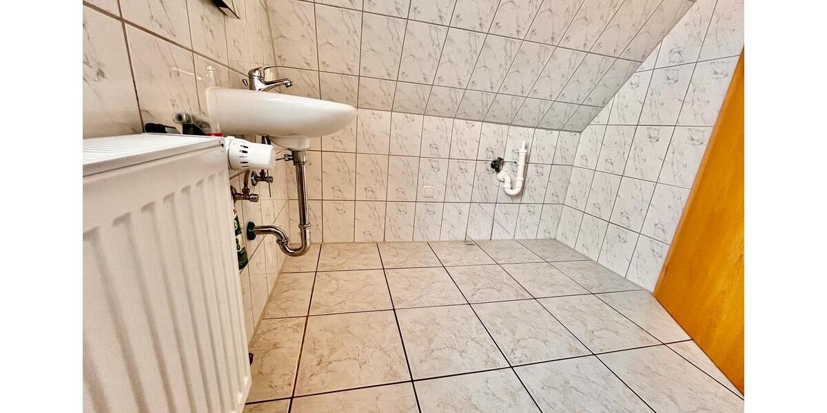 Einfamilienhaus Hettstadt - 10 Zimmer, 208 m&sup2;, 615.000&euro; | Angebot:26739809