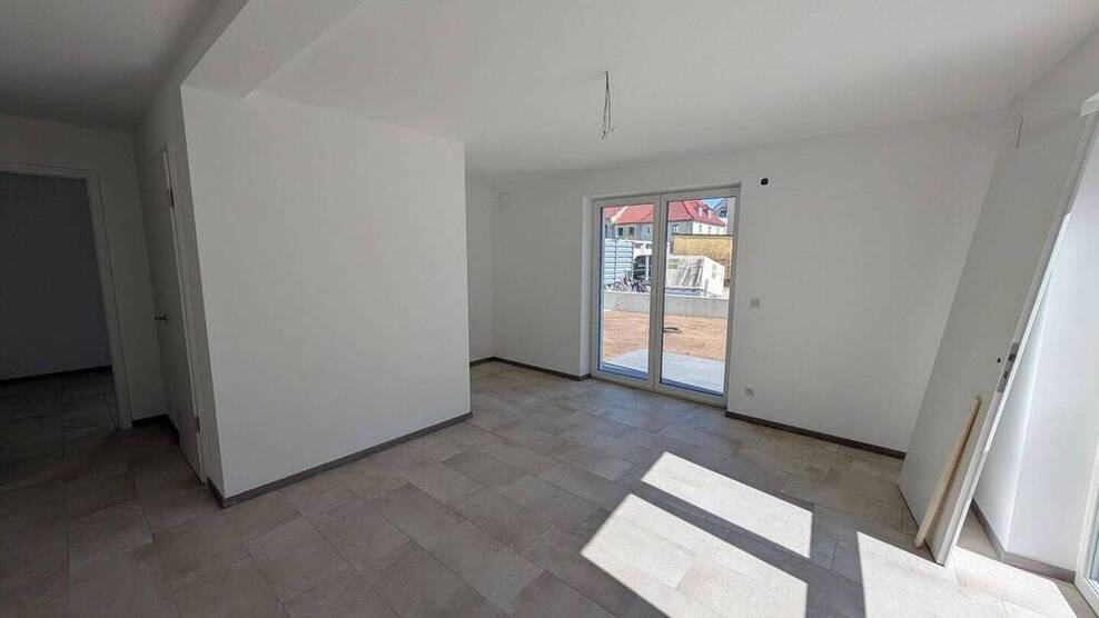 Tolle NeubauWohnung mit Terrasse, Garten und Wallbox - Erstbezug in ruhiger Lage von Würzburg