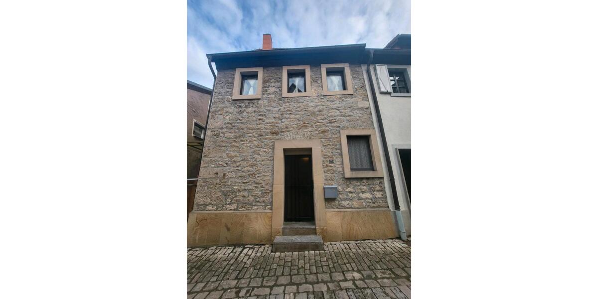 Denkmalgeschütztes Stadthaus mit Option auf Einliegerwohnung 8 zimmer