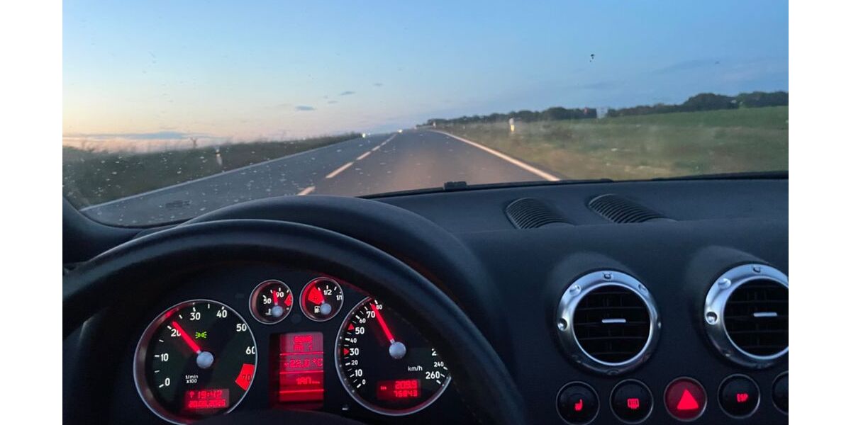 Audi TT 76.500 km 19.800 € Würzburg 97070