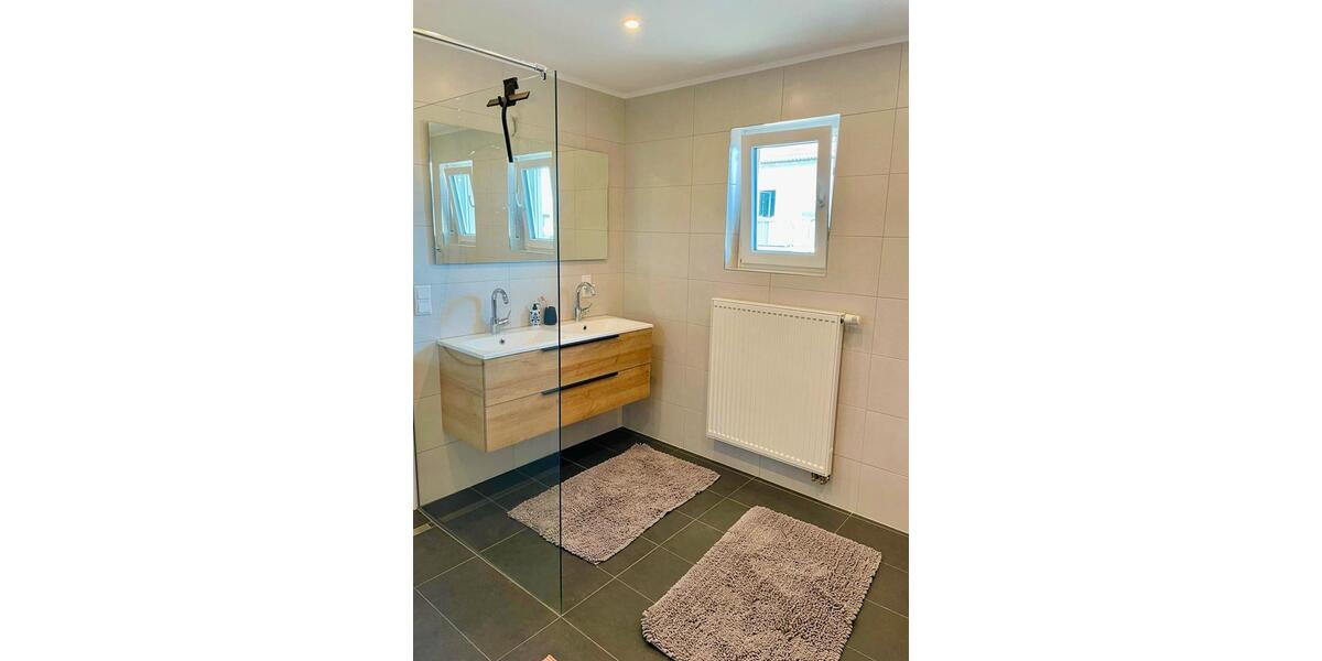 Etagenwohnung Hettstadt - 4 Zimmer, 108 m&sup2;, 1.050&euro; | Angebot:25131993