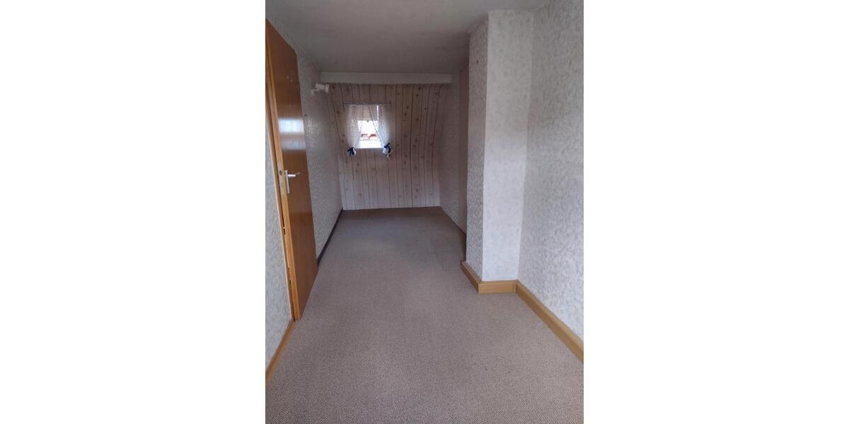 Doppelhaushälfte Kitzingen - 5 Zimmer, 90 m&sup2;, 195.000&euro; | Angebot:27072239
