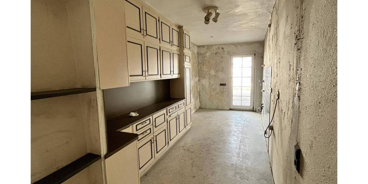 Mehrfamilienhaus, Wohnhaus Tauberbischofsheim - 8 Zimmer, 300 m&sup2;, 192.500&euro; | Angebot:25706844