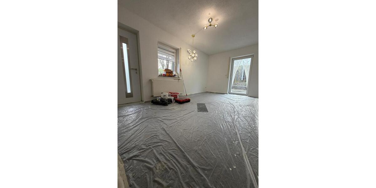 Wunderschöne EG-Wohnung - exklusiver Pool, Kamin & großem Garten 5.5 zimmer