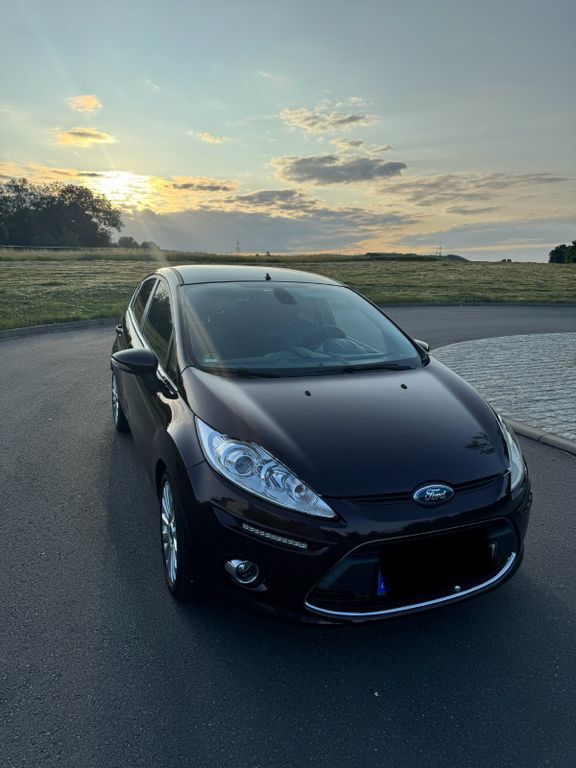 Ford Fiesta 135.000 km 3.300 € Lauda 97922