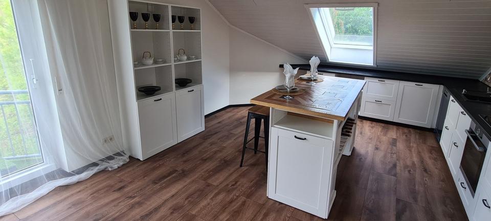 Dachgeschoßwohnung Grünsfeld - 2.5 Zimmer, 106 m&sup2;, 900&euro; | Angebot:25809966