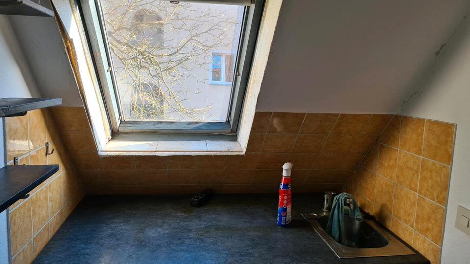 Dachgeschoßwohnung Würzburg Frauenland - 1 Zimmer, 16 m&sup2;, 550&euro; | Angebot:26422227