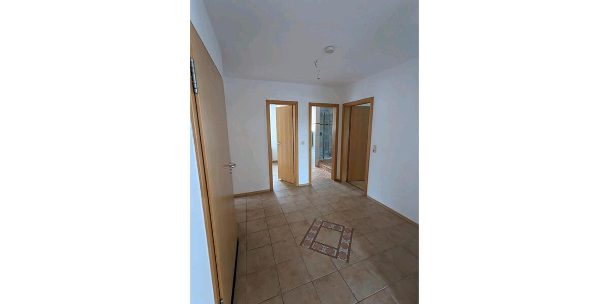 Helle 3 Zimmer Wohnung mit Balkon in ruhiger Lage zu vermieten 3 zimmer