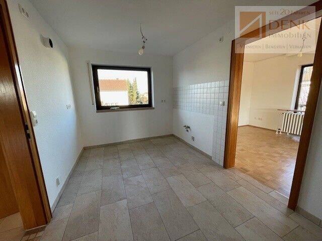 Etagenwohnung Buchbrunn - 5 Zimmer, 120 m&sup2;, 1.140&euro; | Angebot:26894209