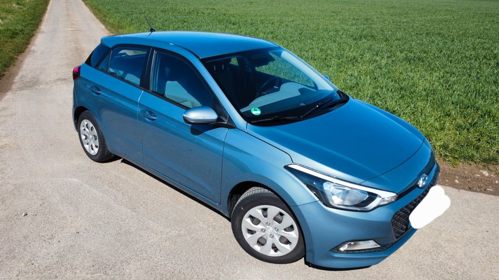 Hyundai i20 81.000 km 8.900 &euro; Zellingen 97225