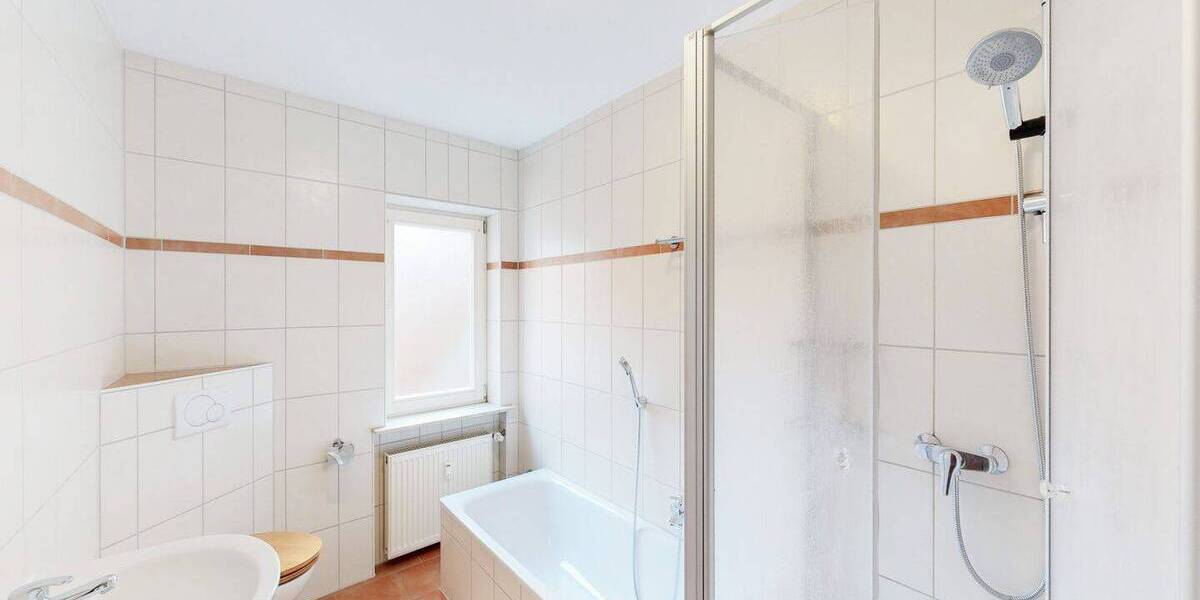 Mehrfamilienhaus, Wohnhaus Winterhausen - 6 Zimmer, 171 m&sup2;, 390.000&euro; | Angebot:25997015