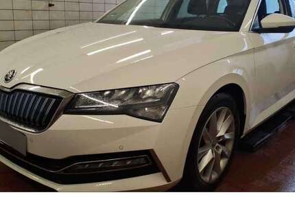 Skoda Superb 102.500 km 18.880 &euro; Würzburg 97084
