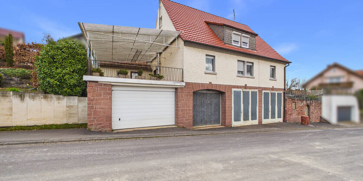 Mehrfamilienhaus, Wohnhaus Helmstadt - 9 Zimmer, 194 m&sup2;, 389.000&euro; | Angebot:26106135