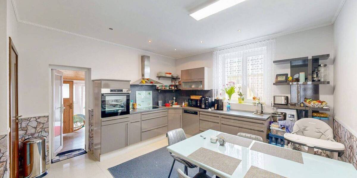 Mehrfamilienhaus, Wohnhaus Geroldshausen - 6 Zimmer, 141 m&sup2;, 420.000&euro; | Angebot:25997017