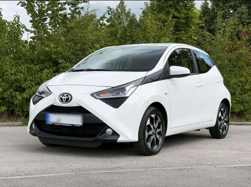 Toyota Aygo 56.600 km 8.300 € Würzburg 97084
