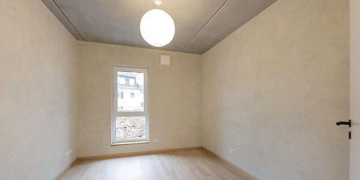 Einfamilienhaus Würzburg Heidingsfeld - 8 Zimmer, 215 m&sup2;, 1.095.000&euro; | Angebot:25820156