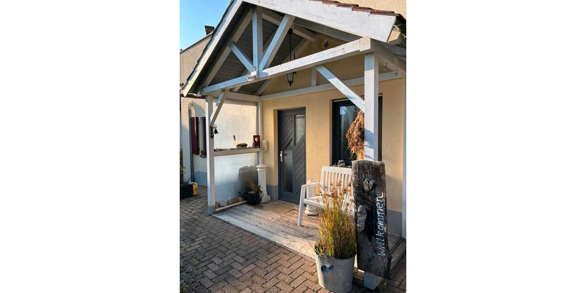 Erdgeschoßwohnung Neubrunn - 3 Zimmer, 120 m&sup2;, 1.100&euro; | Angebot:26459672