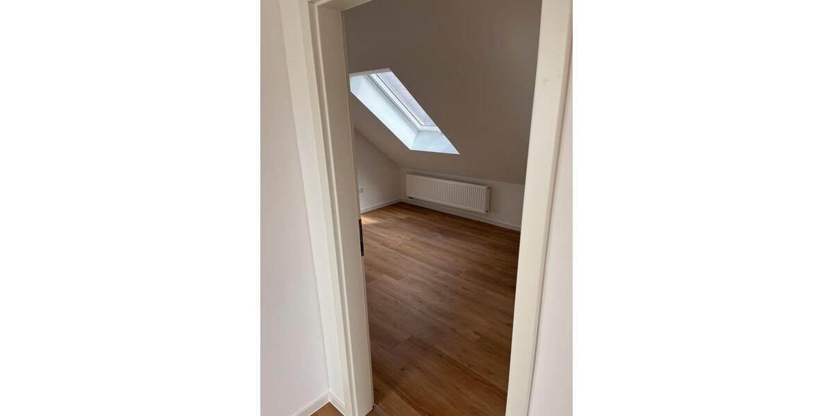 Dachgeschoßwohnung Grafenrheinfeld - 3 Zimmer, 65 m&sup2;, 650&euro; | Angebot:26686962