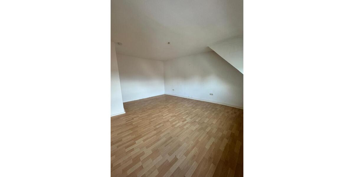 Dachgeschoßwohnung Kitzingen - 2 Zimmer, 63 m&sup2;, 500&euro; | Angebot:25257451