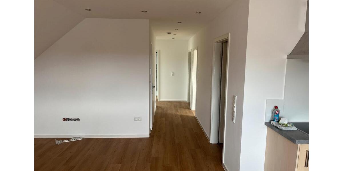 Dachgeschoßwohnung Grafenrheinfeld - 3 Zimmer, 65 m&sup2;, 650&euro; | Angebot:26686962