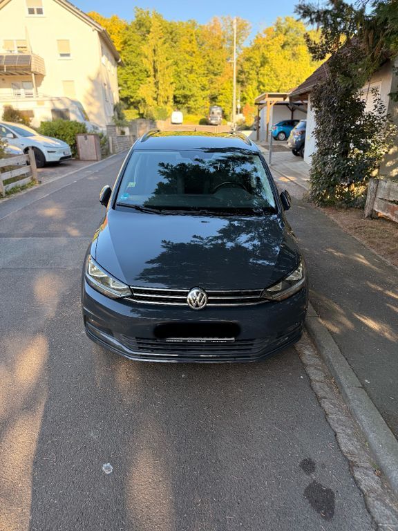 VW Touran 210.000 km 13.500 € Waldbüttelbrunn 97297