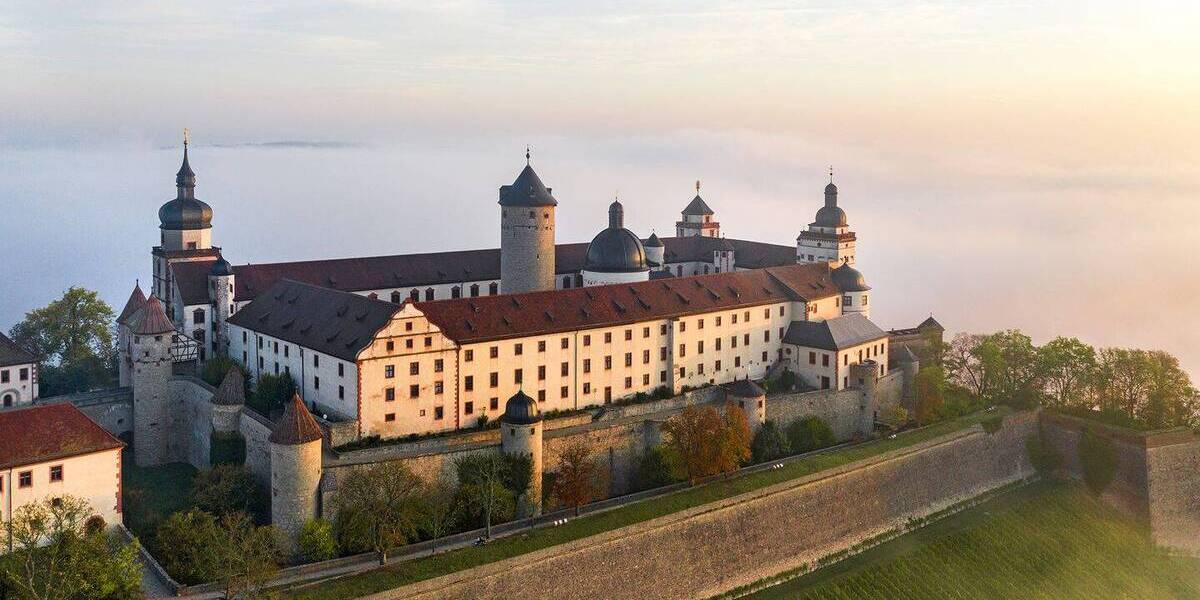 Großzügiges Grundstück in bevorzugter Wohnlage von Höchberg - selten, ruhig, repräsentativ zimmer