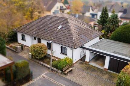 Ihr neues Zuhause in Bestlage: Einfamilienhaus mit Garten, Doppelgarage & Einliegerwohnung 5 zimmer