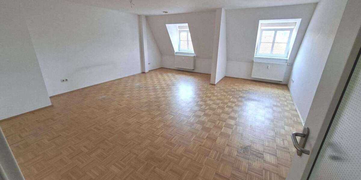Etagenwohnung Würzburg - 3 Zimmer, 90 m&sup2;, 1.000&euro; | Angebot:27250295
