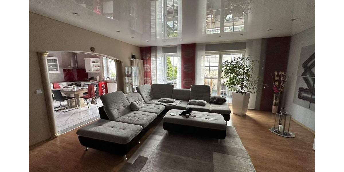 Einfamilienhaus Kitzingen - 7 Zimmer, 287 m&sup2;, 719.000&euro; | Angebot:25987663