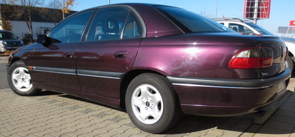 Opel Omega 302.000 km 8.499 € Würzburg 97070