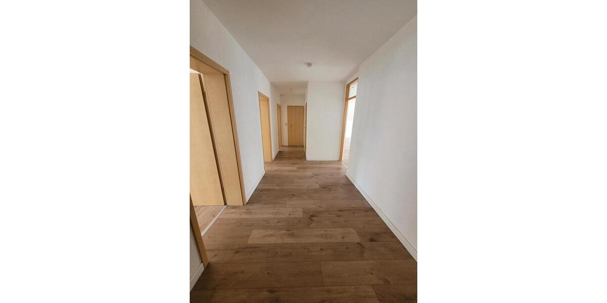 Etagenwohnung Tauberbischofsheim - 4 Zimmer, 112 m&sup2;, 950&euro; | Angebot:26440296