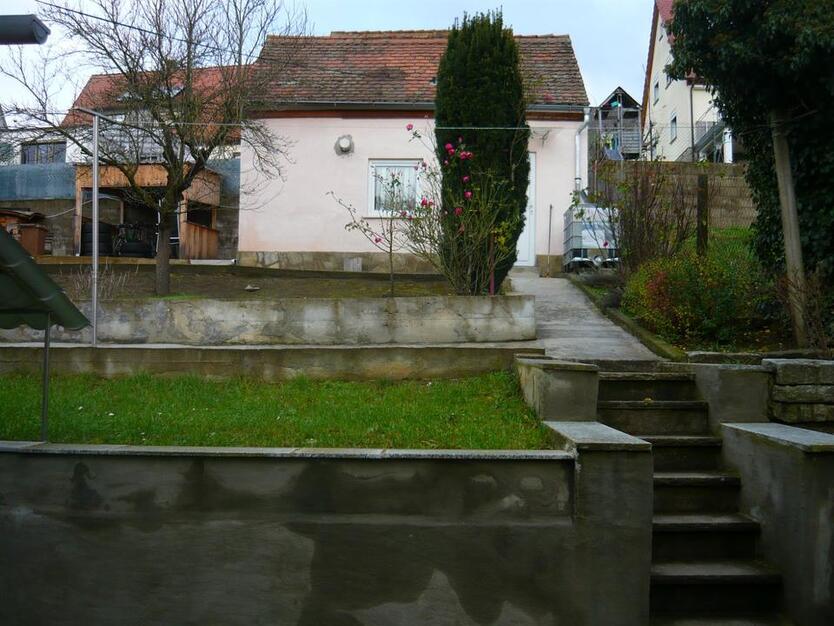 Beschreibung Haus wurde Ihnen renoviert erste Stock und Erdgescho