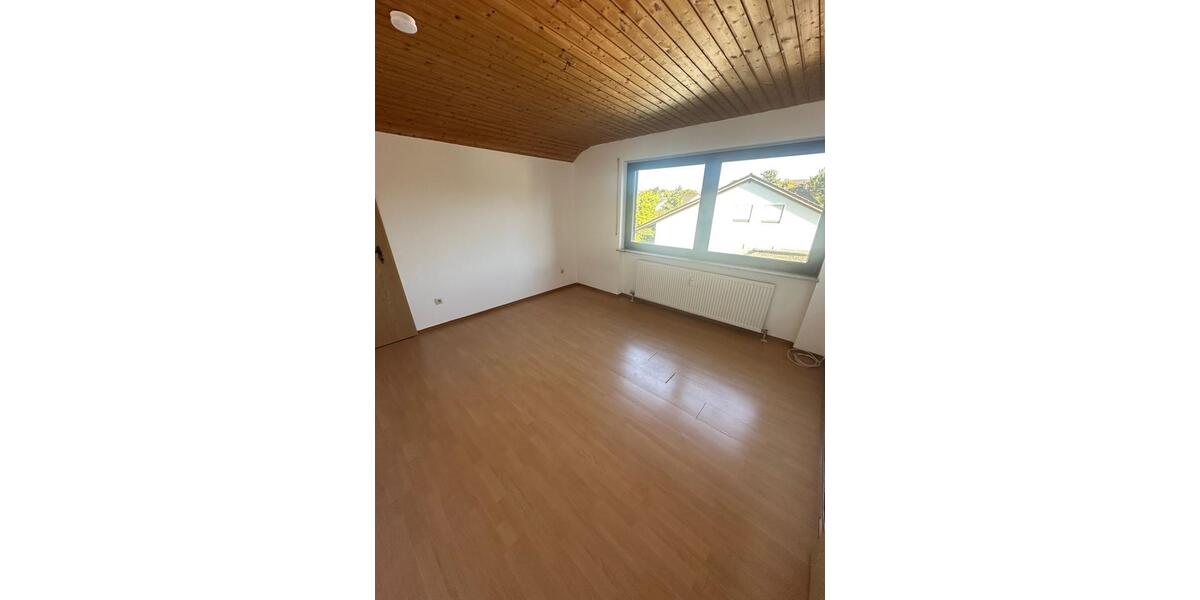 Dachgeschoßwohnung Würzburg Heuchelhof - 2 Zimmer, 43 m&sup2;, 505&euro; | Angebot:26252368