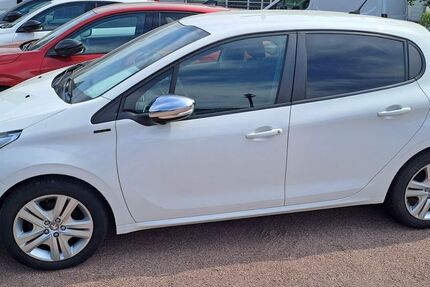 Peugeot 208 58.117 km 7.999 &euro; Kirchheim 97268