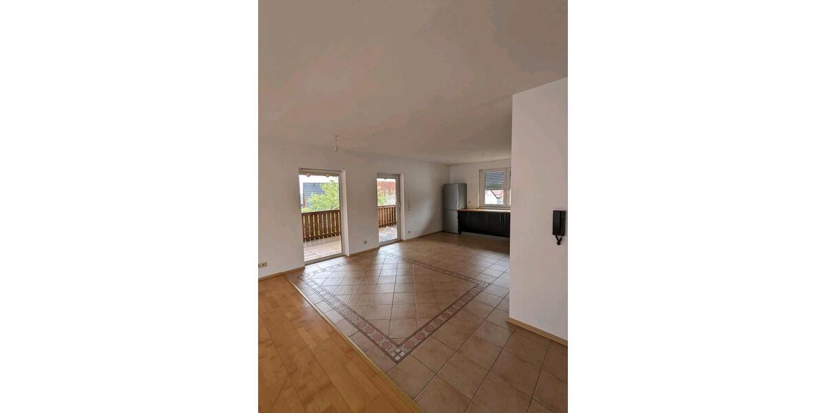 Helle 3 Zimmer Wohnung mit Balkon in ruhiger Lage zu vermieten 3 zimmer