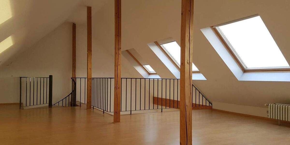 Nahe Uniklinik!!!!! Traumhafte 3,5 Zi-Galeriewohnung über den Dächern Versbachs 3 zimmer