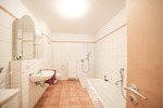 Traumhaftes Ensemble: Energieeffizientes (A) Einfamilienhaus mit Büro, großem Innenhof & Garten - Mehrfamilienhaus, Wohnhaus Fahr Fahr | Angebot:25907599