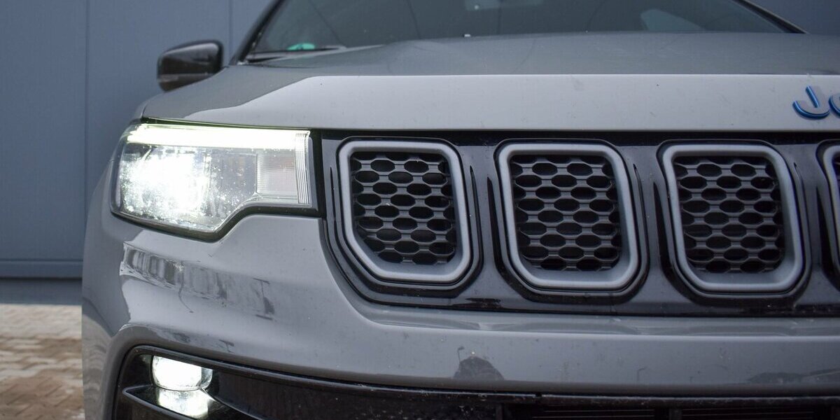 Jeep Compass PHEV S 1.3l A/T 4xe 71.100 km 24.490 &euro; Höchberg-Würzburg 97204