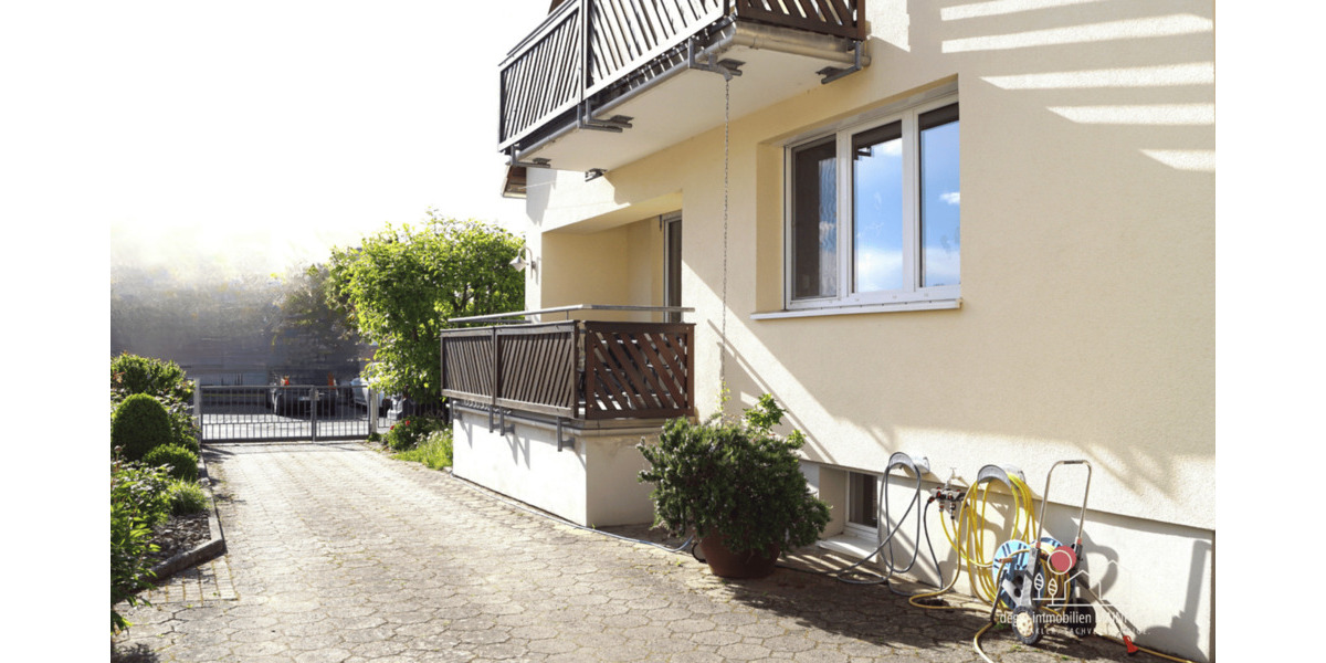 Doppelhaushälfte Kitzingen - 9 Zimmer, 200 m&sup2;, 459.000&euro; | Angebot:26804639