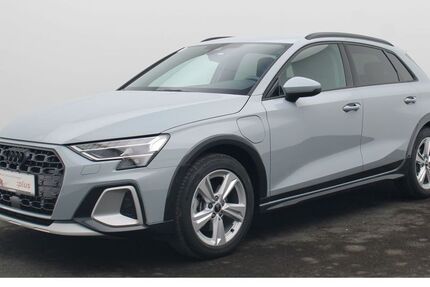 Audi A3 4.500 km 38.480 &euro; Würzburg 97076