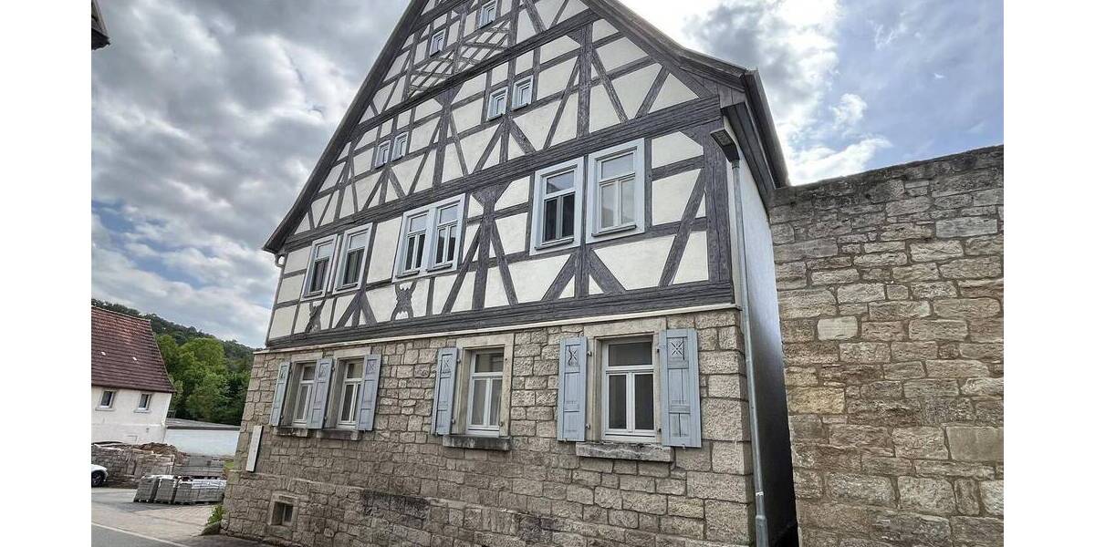 Mehrfamilienhaus, Wohnhaus Grünsfeld - 7 Zimmer, 360.000&euro; | Angebot:25706832