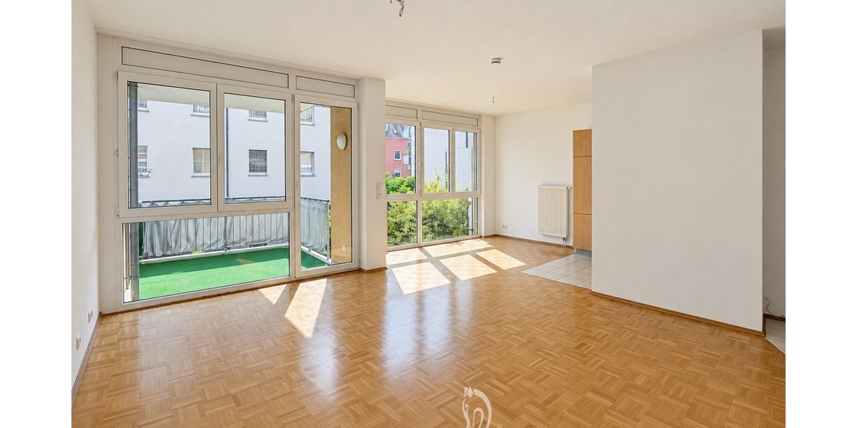 Altersgerecht, Aufzug und Stellplatz: Helle 2-Zimmer-Wohnung mit Balkonloggia - Etagenwohnung Würzburg Zellerau | Angebot:27134349
