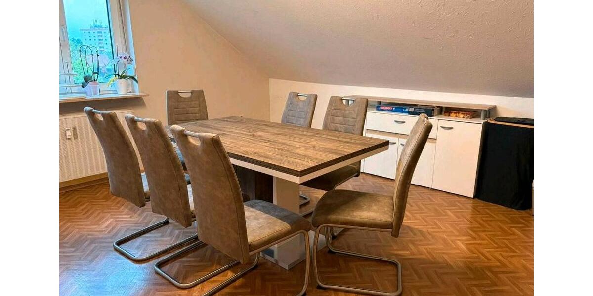 Dachgeschoßwohnung Gerbrunn - 5.5 Zimmer, 130 m&sup2;, 1.350&euro; | Angebot:26573287