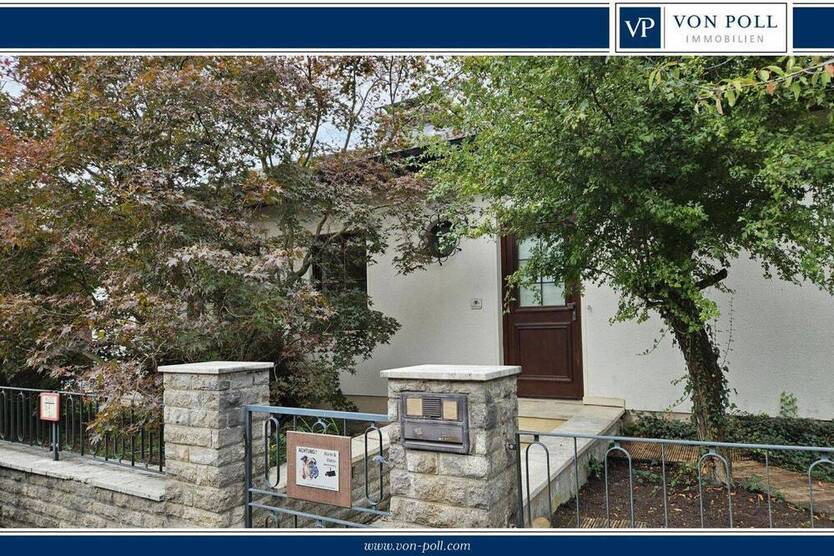 Einfamilienhaus mit Naturgarten und 2 Garagen in grüner und ruhiger Wohnlage zu verkaufen