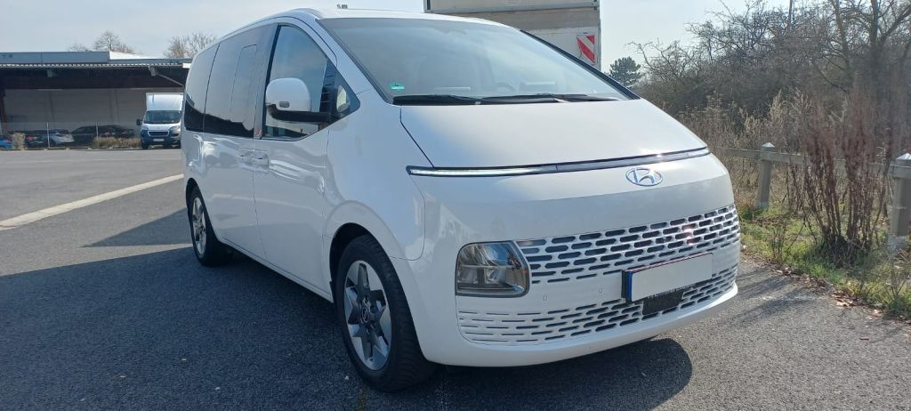 Hyundai STARIA 55.600 km 37.990 &euro; Grafenrheinfeld 97506