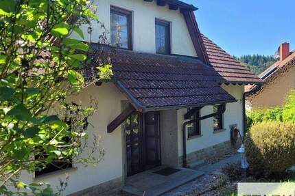 Haus Kirchheim - 8 Zimmer, 210 m&sup2;, 535.000&euro; | Angebot:26512827