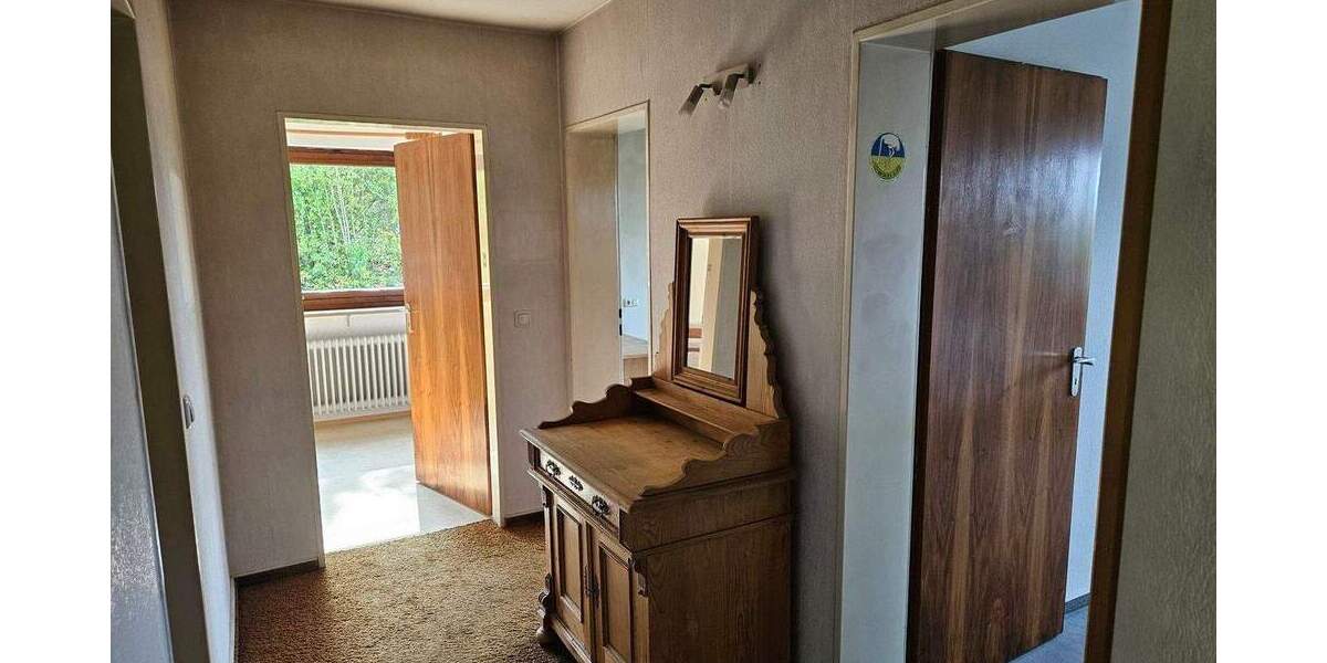 Einfamilienhaus Ochsenfurt - 8 Zimmer, 196 m&sup2;, 698.000&euro; | Angebot:25698650