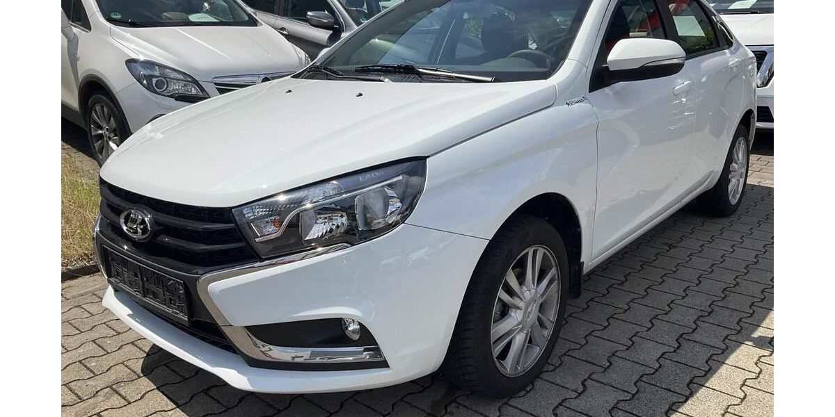Lada Vesta 8.600 km 5.400 € Karlstadt 97753
