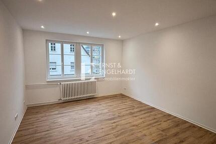 Neu renovierte Gewerbefläche mit Terrasse – 4 Zimmer, vielseitig nutzbar & in zentraler Lage (1.OG) zimmer