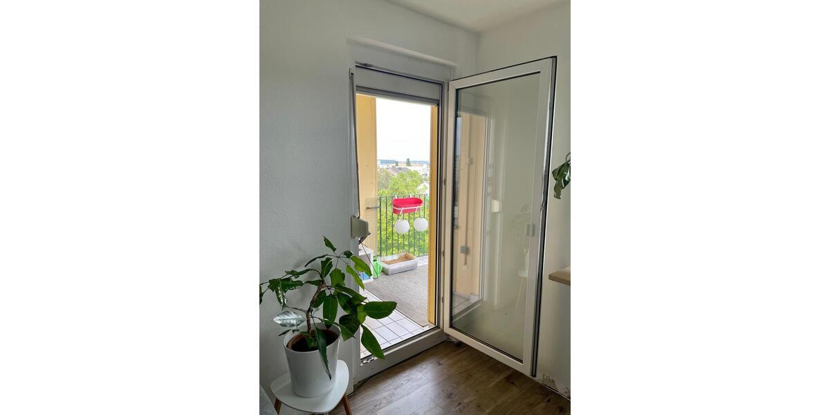 Hochparterre Würzburg Sanderau - 4 Zimmer, 88 m&sup2;, 310.000&euro; | Angebot:26255147